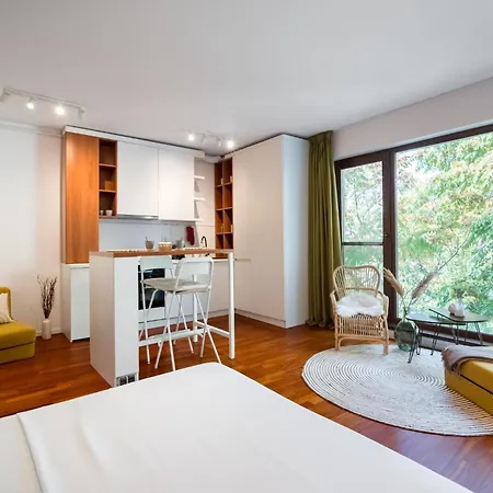 Urban Jungle Apartment Bucharest