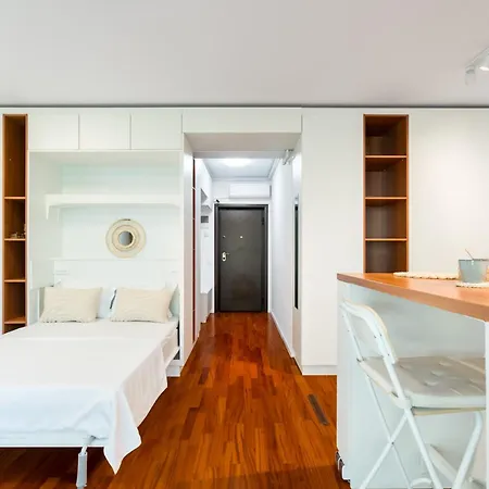 Urban Jungle Apartment *