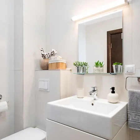 Urban Jungle New Build Bükreş