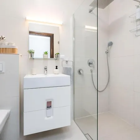 Urban Jungle New Build Bükreş