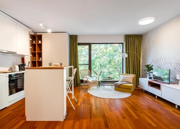 Urban Jungle Apartment *